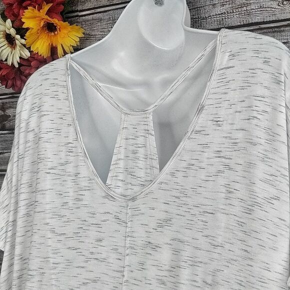 Calvin Klein | Spacedye Jersey T-Back Tee | Large - Picture 6 of 8